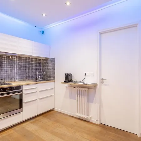 Victor Hugo Flat * Paris