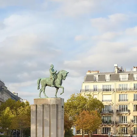Victor Hugo Flat Paris