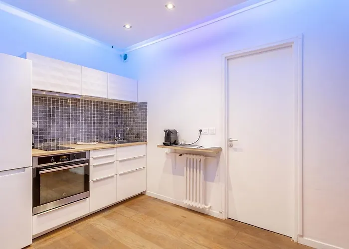 Victor Hugo Flat * Paris